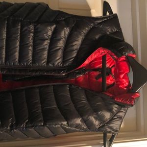 Packable lightweight puffer vest